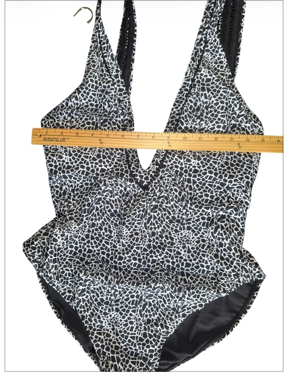NWT Frederick’s of Hollywood Capri One Piece Swimsuit XL Black White Plunge